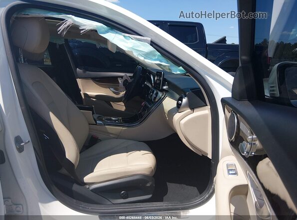 55SWF4KB8HU228063 2017 MERCEDES-BENZ C-CLASS White Front interior view