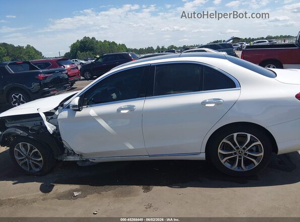 55SWF4KB8HU228063 2017 MERCEDES-BENZ C-CLASS White 360 interior view
