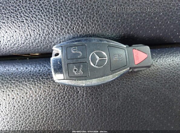 55SWF4KB8JU238324 2018 MERCEDES-BENZ C-CLASS White Vista del salpicadero