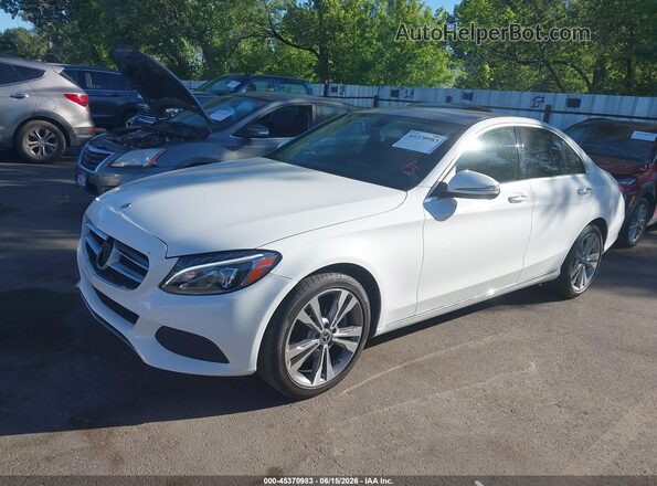 55SWF4KB8JU247220 2018 MERCEDES-BENZ C-CLASS Белый Передняя левая четверть