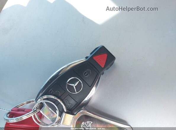 55SWF4KB8JU247220 2018 MERCEDES-BENZ C-CLASS Белый Вид панели приборов