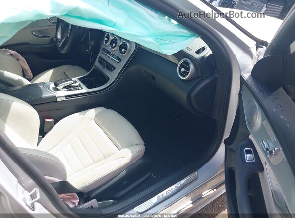 55SWF6EB0HU199455 2017 MERCEDES-BENZ AMG C 43 Gray Front interior view