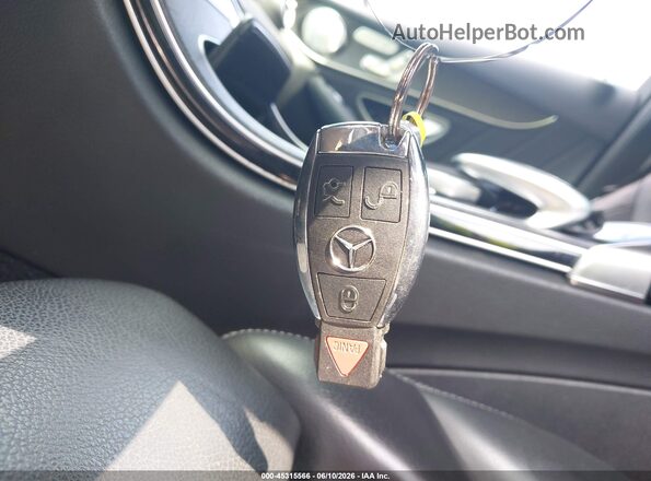 55SWF6EB8HU213893 2017 MERCEDES-BENZ AMG C 43 White Dashboard view