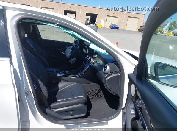 55SWF8DB0KU300126 2019 MERCEDES-BENZ C-CLASS White Widok wnętrza z przodu