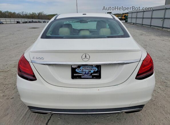 55SWF8DB3KU308592 2019 MERCEDES-BENZ C White Հետևի տեսք