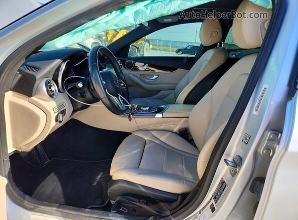 55SWF8DB4KU287560 2019 MERCEDES-BENZ C Silver Widok wnętrza z przodu
