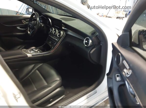 55SWF8EB0KU314820 2019 MERCEDES-BENZ C-CLASS White წინა სალონის ხედი