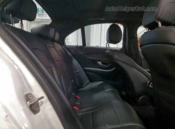 55SWF8EB1LU334673 2020 MERCEDES-BENZ C White Vista de los asientos traseros