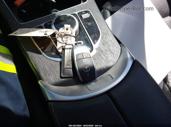55SWF8EB7LU327744 2020 MERCEDES-BENZ C-CLASS Черный Вид панели приборов