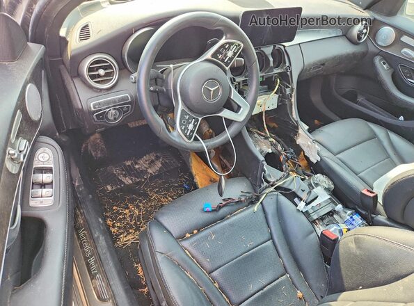55SWF8EB8LU324948 2020 MERCEDES-BENZ C Silver Widok deski rozdzielczej