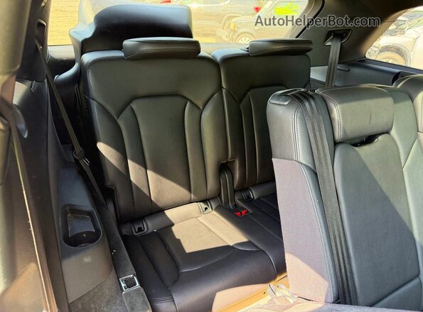 WA1LAAF74JD004268 2018 AUDI Q7 Silver VIN sticker view