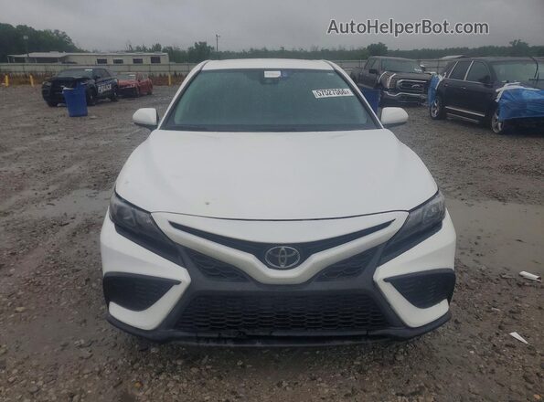 4T1G11AK8MU555239 2021 TOYOTA CAMRY White Widok z tyłu