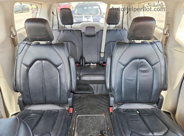 2C4RC1BG1KR731849 2019 CHRYSLER PACIFICA Silver Սալոնի հետևի տեսք