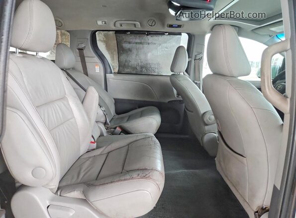 5TDYZ3DC9HS775551 2017 TOYOTA SIENNA Gray 