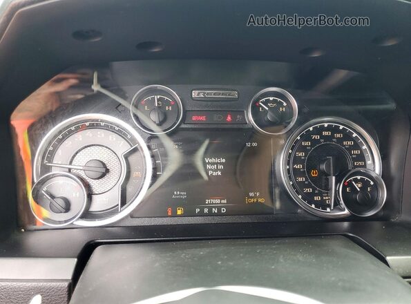 1C6RR7YT9HS611883 2017 RAM 1500 Желто-коричневый Вид задних сидений