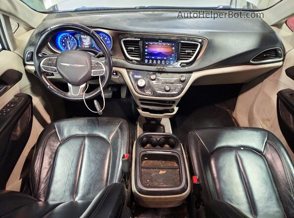 2C4RC1BG3HR539583 2017 CHRYSLER PACIFICA Silver ხელსაწყოთა პანელის ხედი