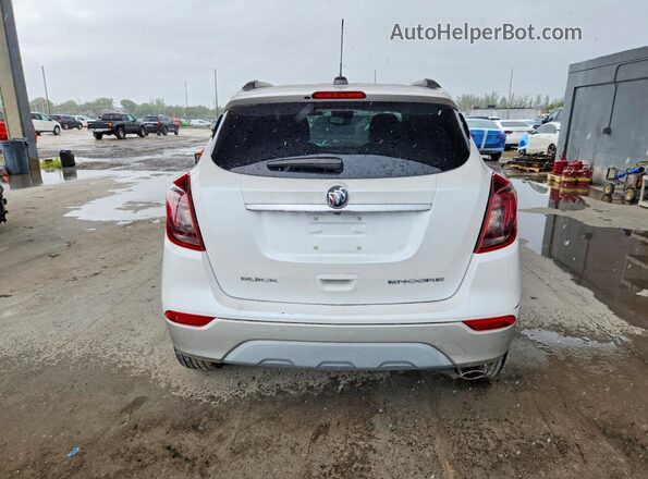 KL4CJCSB2JB558006 2018 BUICK ENCORE Белый Вид салона спереди