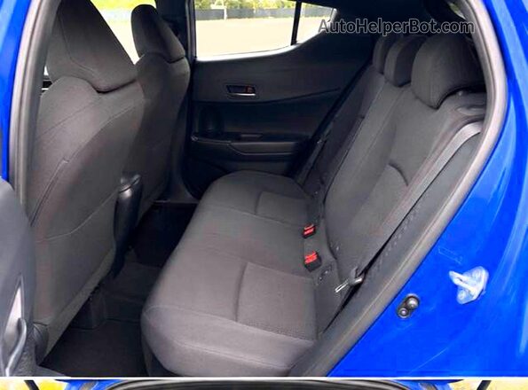 NMTKHMBX8JR023848 2018 TOYOTA C-HR Blue Front interior view