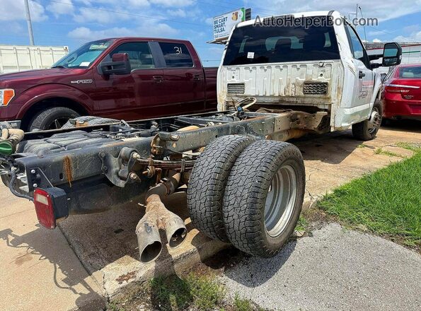 1FDRF3GT1JEB69774 2018 FORD F350 Белый Вид спереди