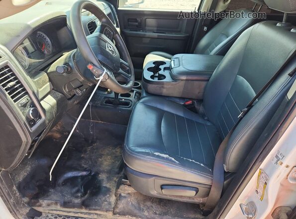 3C6UR5CL7JG347324 2018 RAM 2500 White Vista del salpicadero