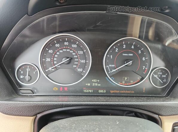 WBA4F7C38HG788346 2017 BMW OTHER Red Widok tylnych siedzeń