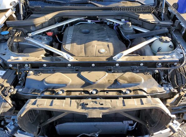 5UX13EU05T9065654 2026 BMW X5 Silver ძრავის განყოფილების ხედი