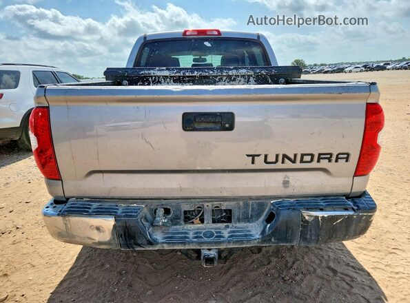 5TFEM5F16GX096760 2016 TOYOTA TUNDRA Silver Вид салону спереду
