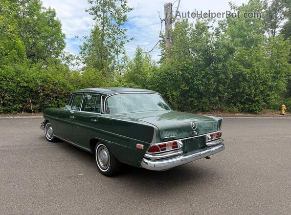 11101012108481 1968 MERCEDES-BENZ 230S Зеленый 