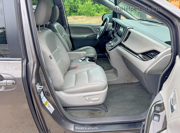 5TDDZ3DC2HS167093 2017 TOYOTA SIENNA Gray Vista trasera