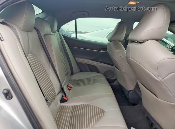 4T1G11AK2LU957031 2020 TOYOTA CAMRY Silver 