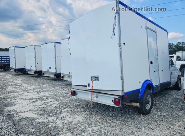1FDWE3FK4PDD24976 2023 FORD ECONOLINE Белый Передняя правая четверть