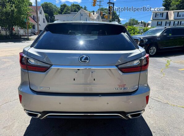 2T2BZMCA5KC196421 2019 LEXUS RX Silver Widok wnętrza z przodu