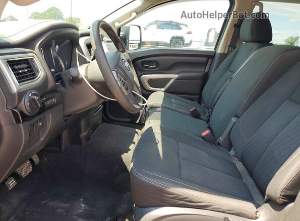 1N6BA1F35HN575249 2017 NISSAN TITAN Черный Вид панели приборов