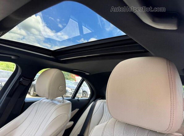 WDDZF4JB5HA048053 2017 MERCEDES-BENZ E-CLASS White Vista del compartimento del motor