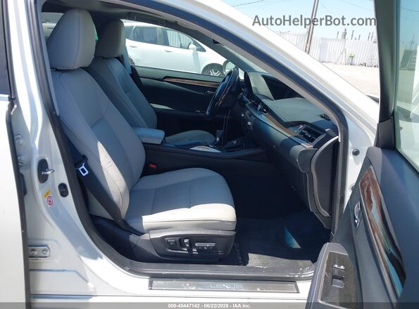 58ABK1GG0HU067699 2017 LEXUS ES 350 White Front interior view