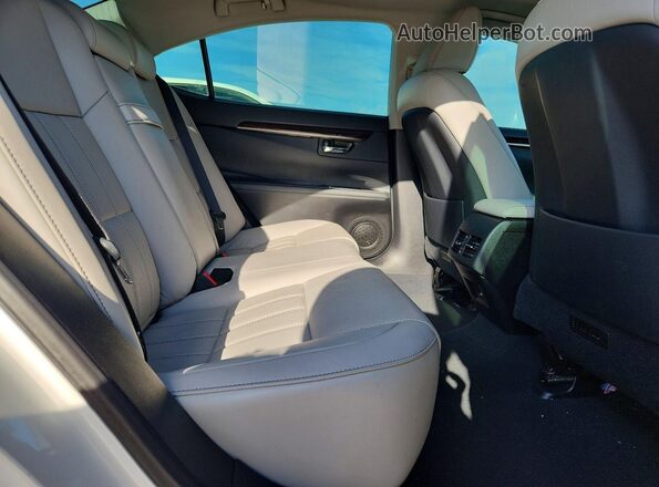 58ABK1GG1HU073558 2017 LEXUS ES White Rear seats view