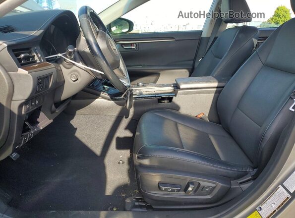 58ABK1GG4JU085192 2018 LEXUS ES Серебряный Вид салона спереди