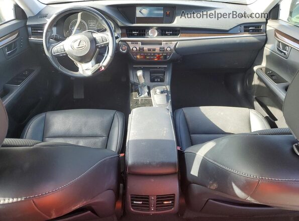 58ABK1GG4JU085192 2018 LEXUS ES Серебряный Вид панели приборов