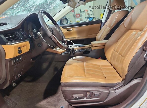 58ABK1GG6JU115213 2018 LEXUS ES Белый Вид салона спереди