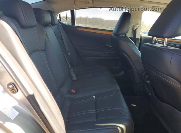 58ABZ1B15KU013014 2019 LEXUS ES Silver Widok tylnych siedzeń