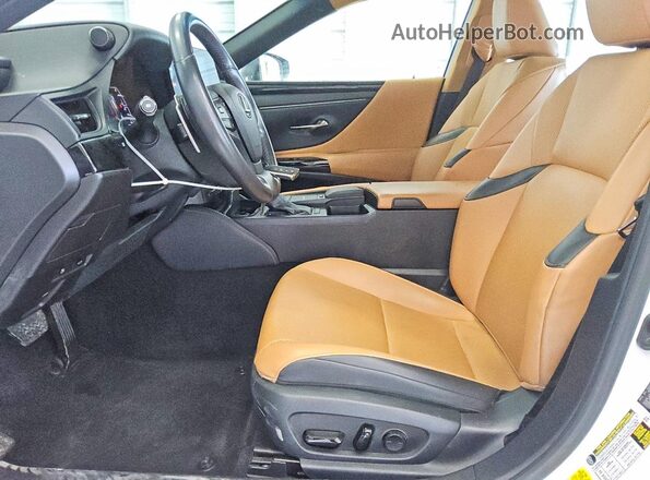58ACZ1B18NU136668 2022 LEXUS ES White Вид салону спереду