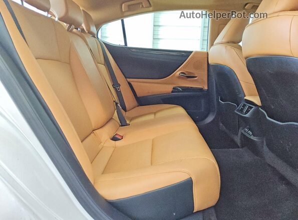 58ACZ1B18NU136668 2022 LEXUS ES White Вид задніх сидінь