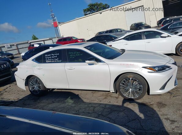 58AD11D10NU010247 2022 LEXUS ES 250 White Rear interior view