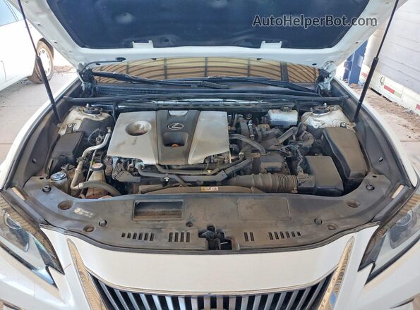 58AD21B11LU010609 2020 LEXUS ES White Rear interior view