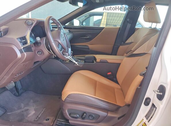 58AD21B11LU010609 2020 LEXUS ES White Front interior view