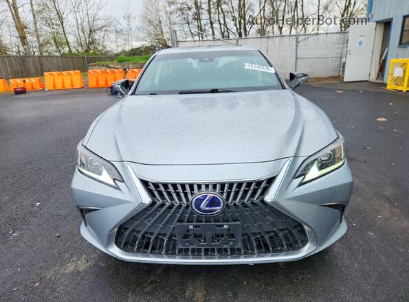 58ADA1C10NU020178 2022 LEXUS ES Серебряный Вид спереди