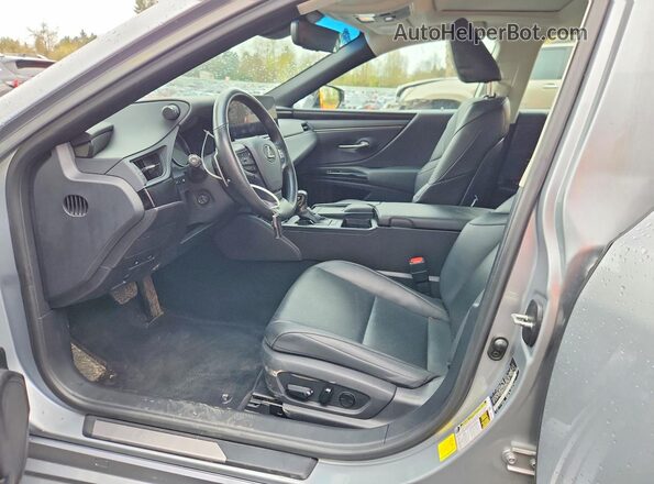 58ADA1C10NU020178 2022 LEXUS ES Серебряный Вид салона спереди