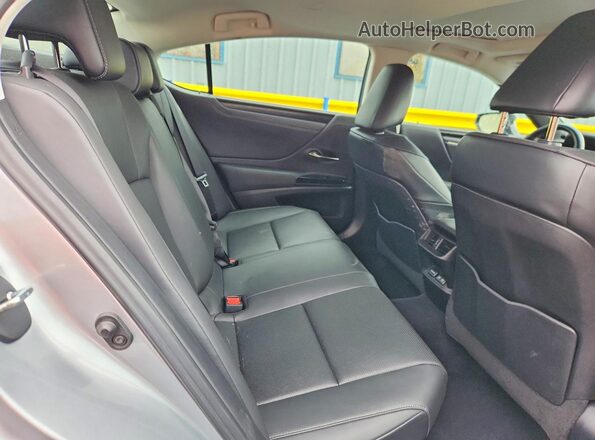 58ADA1C10NU020178 2022 LEXUS ES Серебряный Вид задних сидений