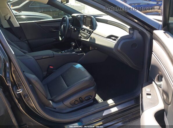 58ADA1C16SU069526 2025 LEXUS ES 300H Черный Вид салона спереди