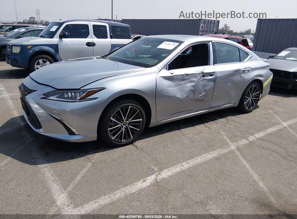 58ADA1C17NU017570 2022 LEXUS ES 300H Silver Przód lewy